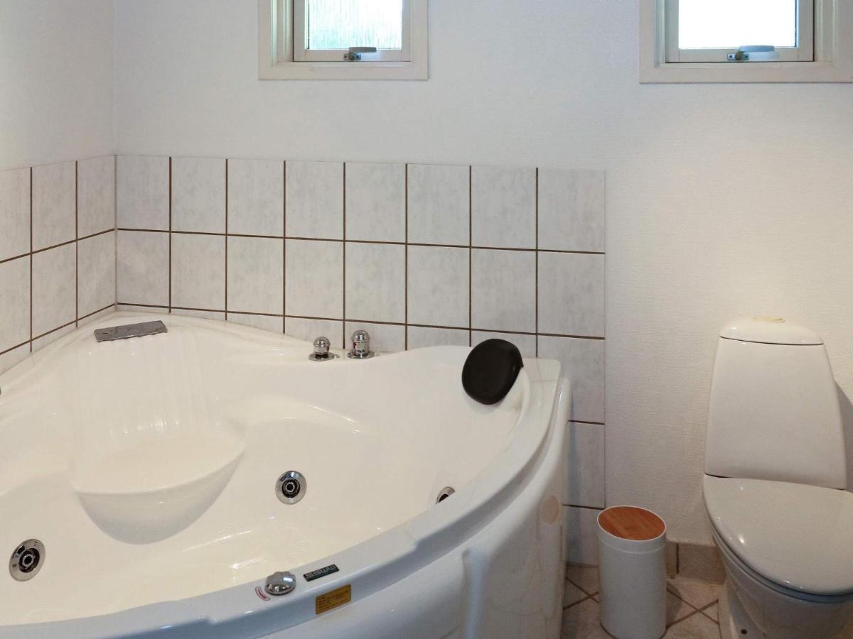 8 Person Holiday Home In Hadsund Zewnętrze zdjęcie